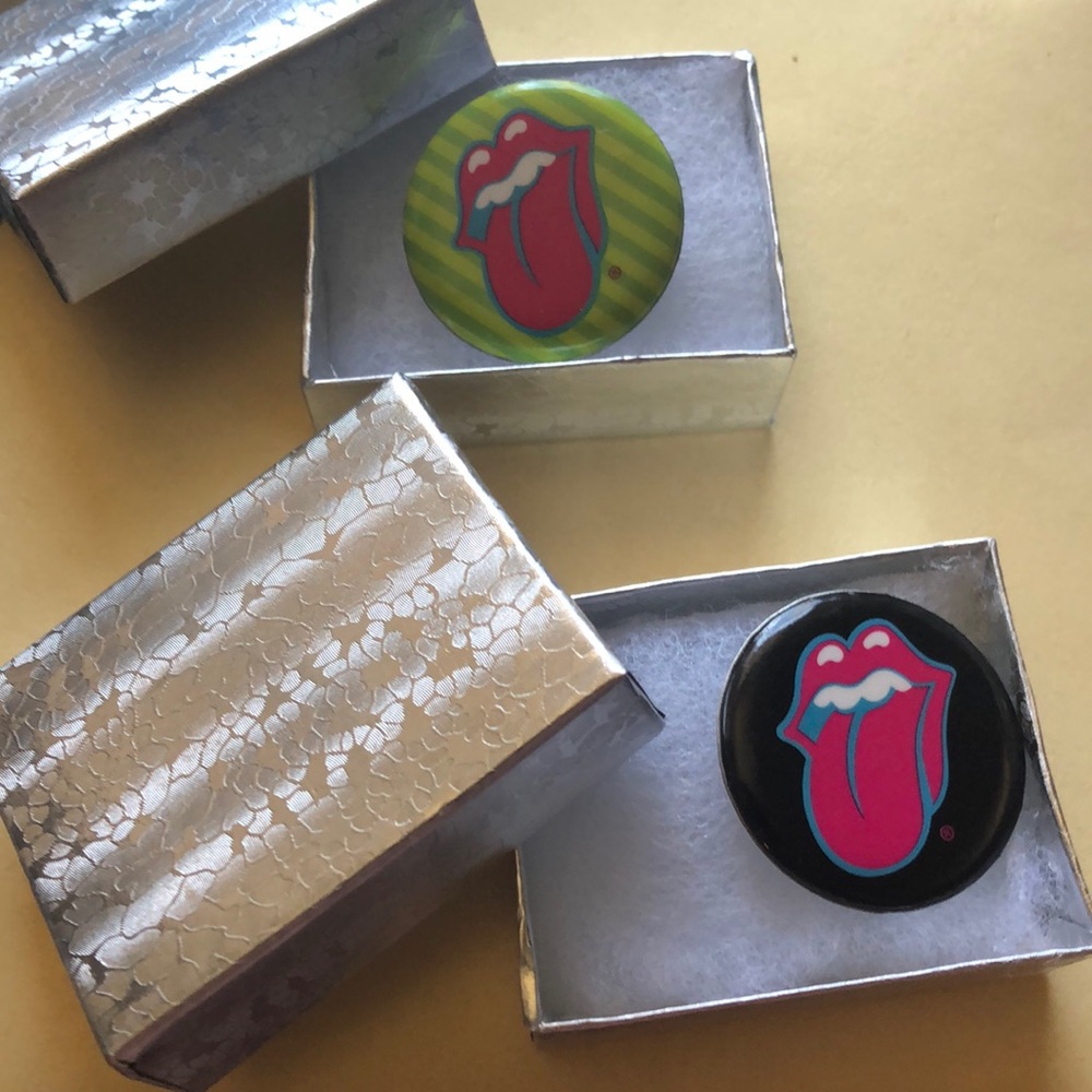 💥💥💥SET OF TWO COLLECTOR PINS